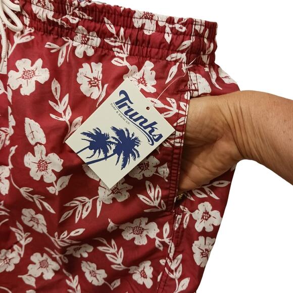 Trunks Surf and Swim Co. Men's Size LARGE Red Tropical FLORAL Swim Shorts NEW! - Picture 4 of 15
